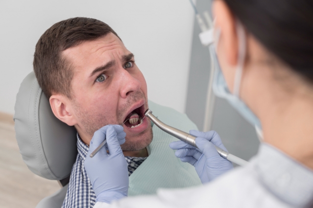 Cracked or Chipped Tooth? Here’s What a Dentist Can Do for You